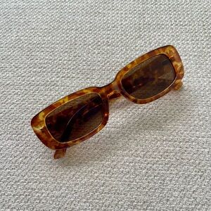 Tortoise Shell Rectangular Sunglasses